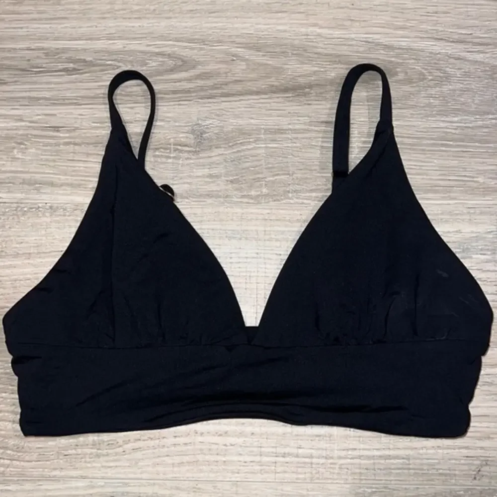 Black bikini‎ top